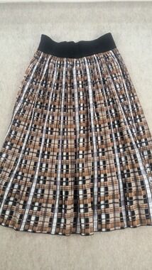 Metrowear brown plaid pleated midi skirt size L